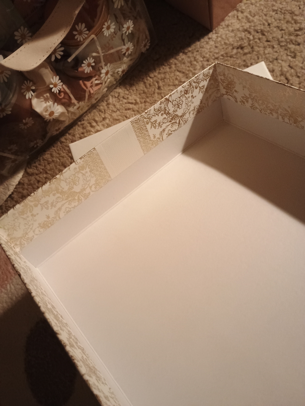Christian Dior Decorative Storage Box in Ivory and Gold Toile - Picture 4 of 6